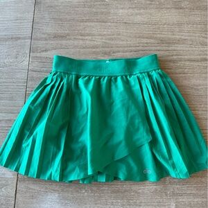 Alo tennis skirt aces in emerald green